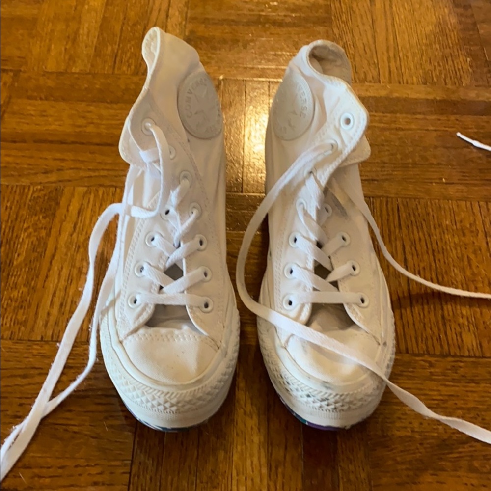 Like new converse with wedge!